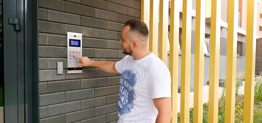 Locksmith Company For Smart Lock System Installation in Bradenton, Florida